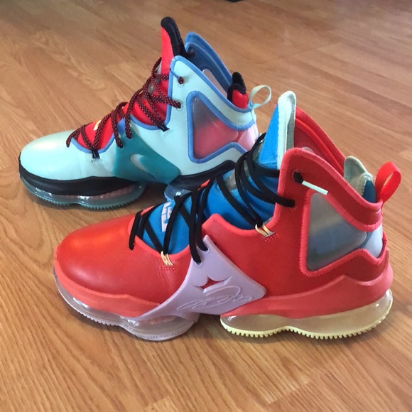 Leather LeBron 19 LeBronival Shoes - Picture 3 of 5